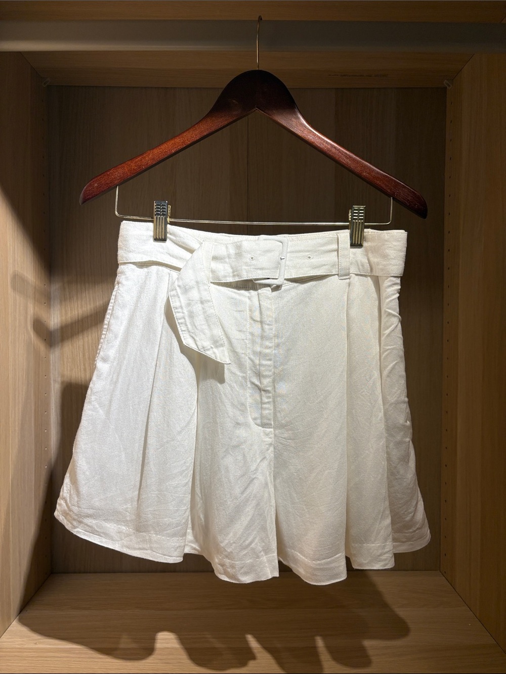Club Monaco Linen High-Waist White Belted Women’s Shorts